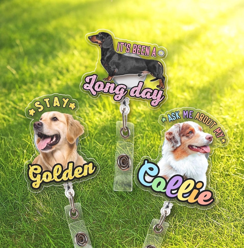 Custom Pet Photo Badge Reel – Personalized Dog Portrait ID Holder for Pet Lovers & Dog Moms