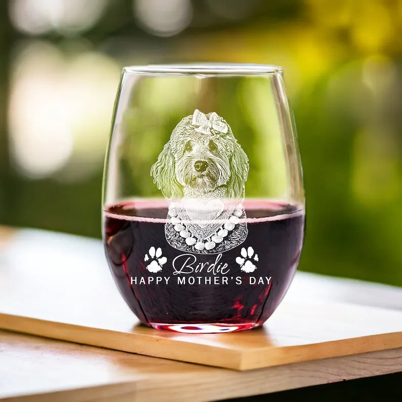 Personalized Pet Portrait and Name Wine Glass For Mom, Mother's Day Gift