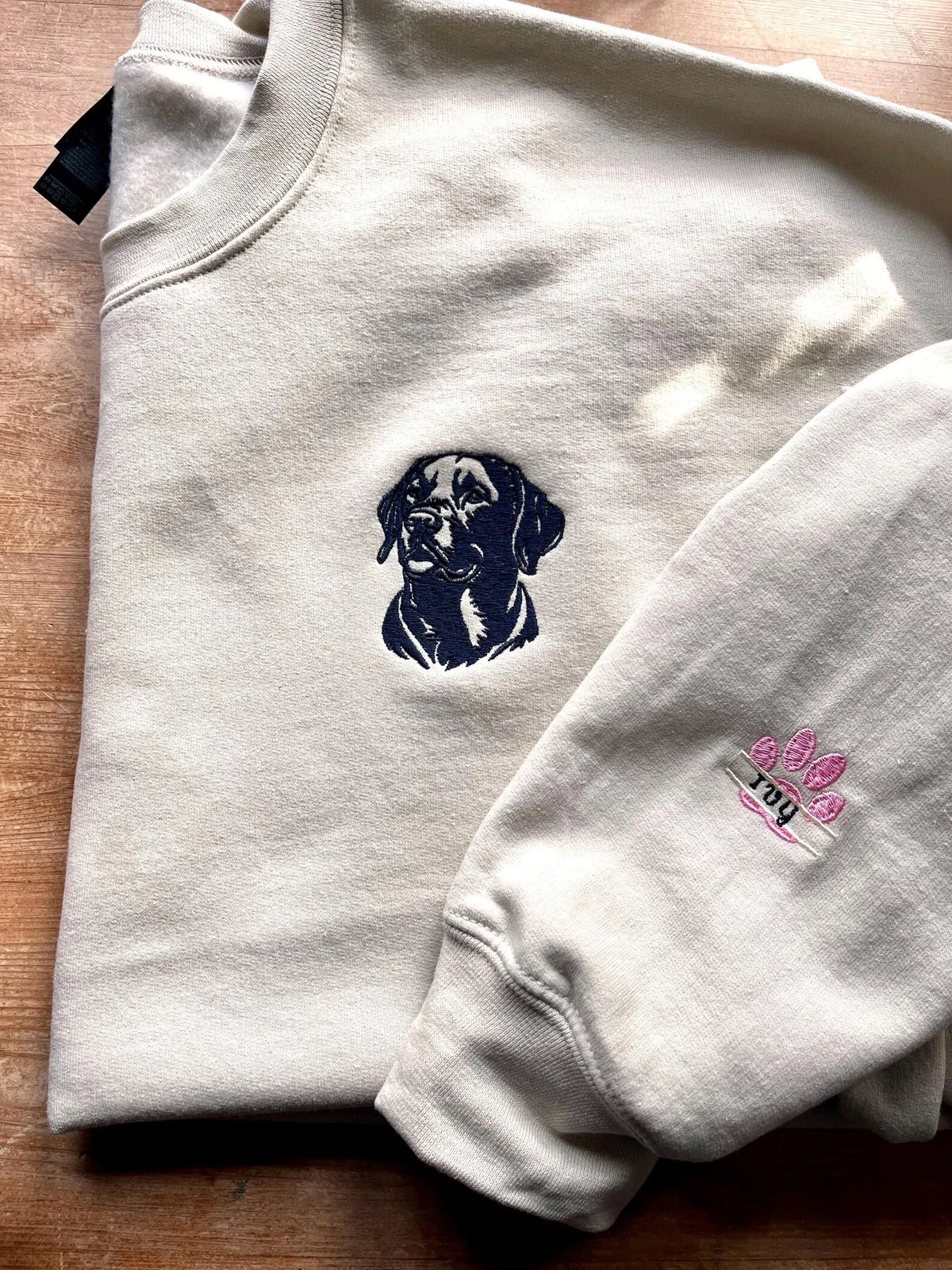 Personalized Embroidered Dog Jumper – Custom Dog Mum Portrait Sweater- Stylish Outline Style
