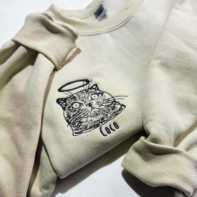 Custom Embroidered Pet Portrait Sweatshirt – Personalized Memorial Dog & Cat Face Shirt- Stylish Outline Style