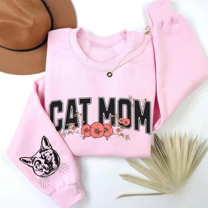 Floral Cat Mom Personalized Sweatshirt – Custom Cat Portrait Shirt for Mother’s Day or Birthday