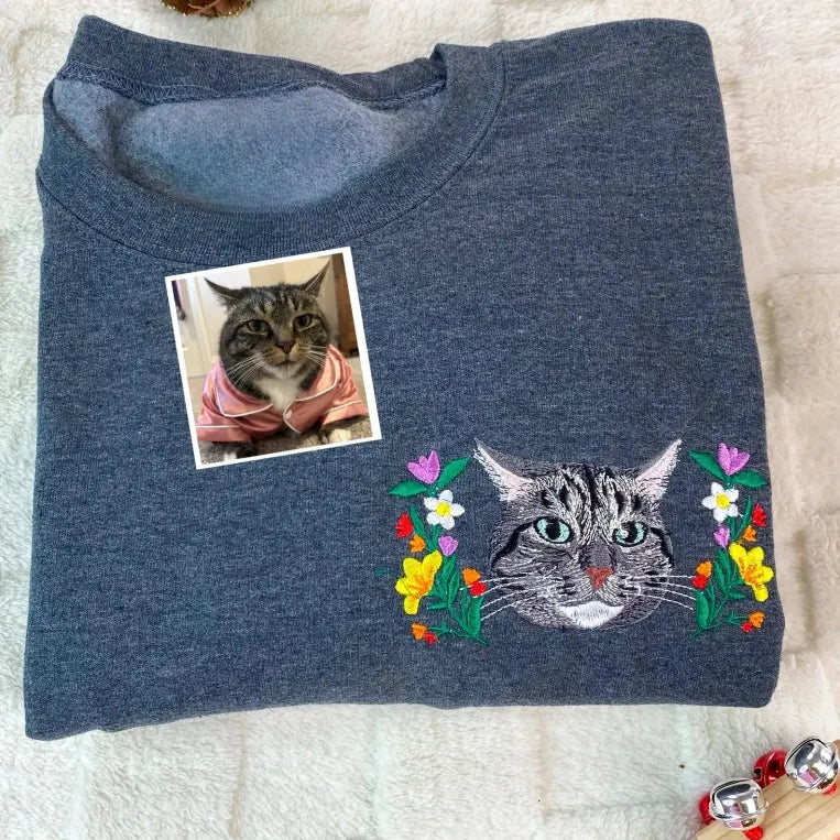 Cat Mom Embroidered Sweatshirt – Custom Pet Portrait Sweatshirt with Name
